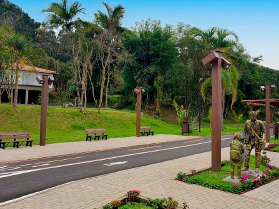 Poste de iluminação de jardim